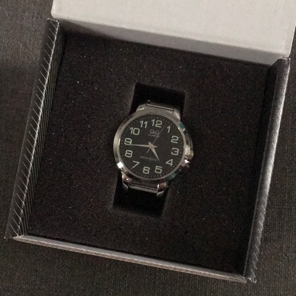 NWT || MENS GLOW IN DARK WRIST WATCH